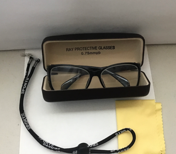 Lentes emplomados profesionales 0.75mmpb alta proteccion lateral